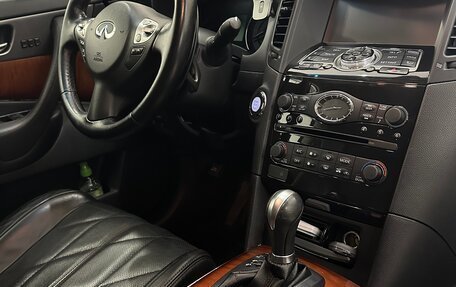 Infiniti QX70, 2017 год, 2 450 000 рублей, 6 фотография