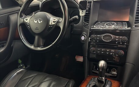 Infiniti QX70, 2017 год, 2 450 000 рублей, 5 фотография