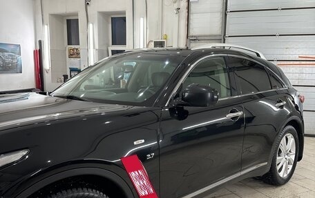 Infiniti QX70, 2017 год, 2 450 000 рублей, 10 фотография