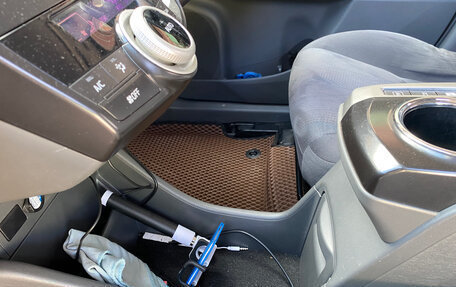 Toyota Prius Alpha I (ZVW40/41), 2011 год, 1 250 000 рублей, 12 фотография