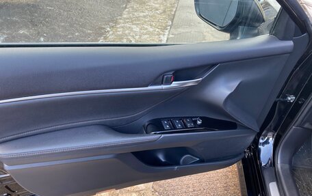 Toyota Camry, 2019 год, 2 350 000 рублей, 4 фотография