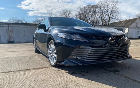 Toyota Camry, 2019 год, 2 350 000 рублей, 10 фотография