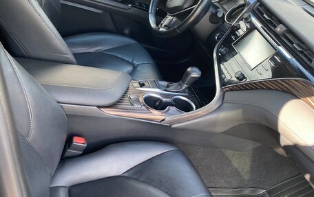 Toyota Camry, 2019 год, 2 350 000 рублей, 8 фотография