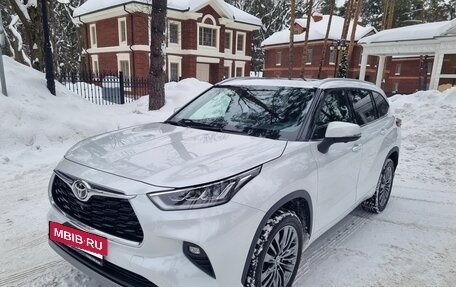 Toyota Highlander, 2025 год, 5 300 000 рублей, 4 фотография