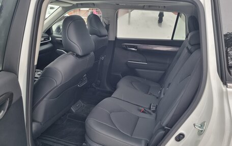 Toyota Highlander, 2025 год, 5 300 000 рублей, 16 фотография