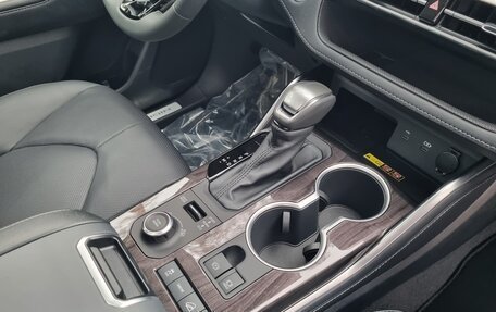 Toyota Highlander, 2025 год, 5 300 000 рублей, 27 фотография