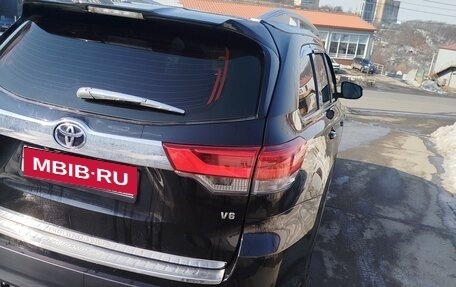 Toyota Highlander III, 2020 год, 3 700 000 рублей, 2 фотография