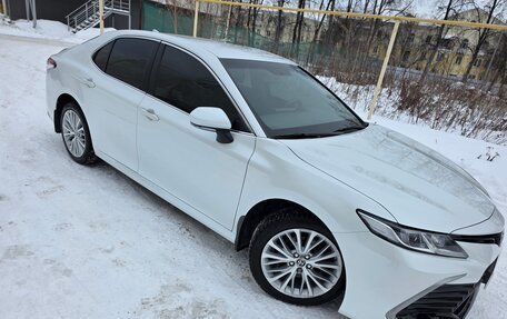 Toyota Camry, 2021 год, 3 200 000 рублей, 6 фотография