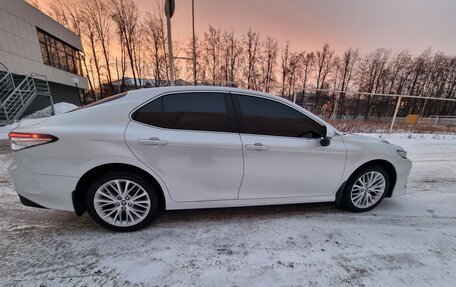Toyota Camry, 2021 год, 3 200 000 рублей, 9 фотография