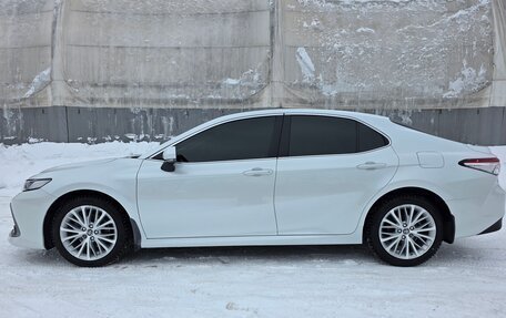 Toyota Camry, 2021 год, 3 200 000 рублей, 8 фотография