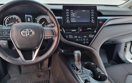 Toyota Camry, 2021 год, 3 200 000 рублей, 20 фотография