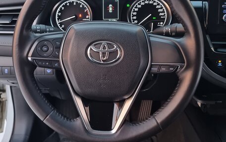 Toyota Camry, 2021 год, 3 200 000 рублей, 21 фотография