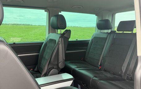 Volkswagen Multivan T6 рестайлинг, 2016 год, 3 550 000 рублей, 7 фотография