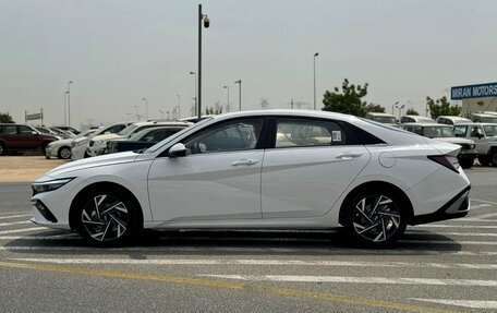 Hyundai Elantra, 2025 год, 1 800 911 рублей, 3 фотография