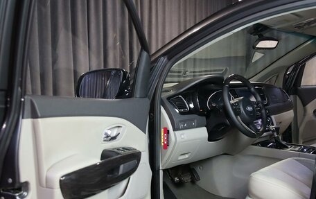 KIA Carnival III, 2018 год, 2 649 000 рублей, 10 фотография