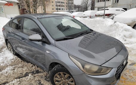 Hyundai Solaris II рестайлинг, 2018 год, 800 000 рублей, 2 фотография