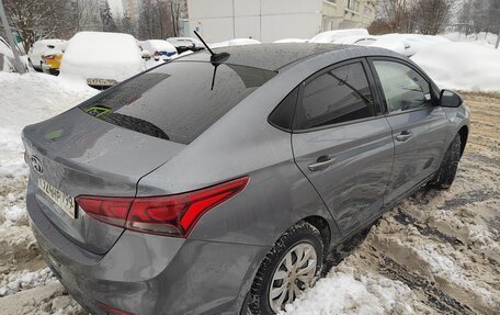Hyundai Solaris II рестайлинг, 2018 год, 800 000 рублей, 5 фотография