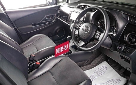 Toyota Vitz, 2019 год, 1 409 000 рублей, 7 фотография