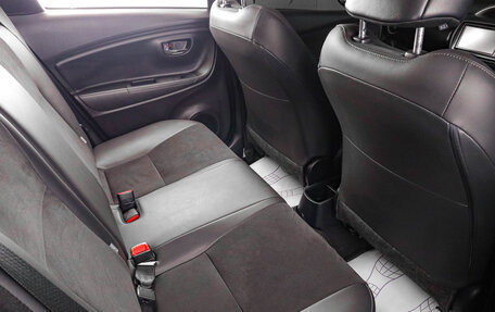 Toyota Vitz, 2019 год, 1 409 000 рублей, 8 фотография