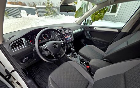 Volkswagen Tiguan II, 2020 год, 2 790 000 рублей, 6 фотография