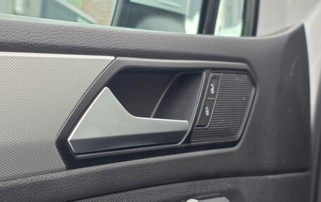 Volkswagen Tiguan II, 2020 год, 2 790 000 рублей, 10 фотография