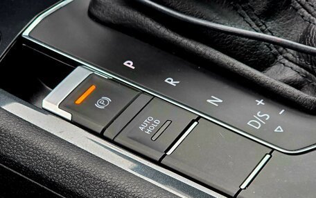 Volkswagen Tiguan II, 2020 год, 2 790 000 рублей, 12 фотография