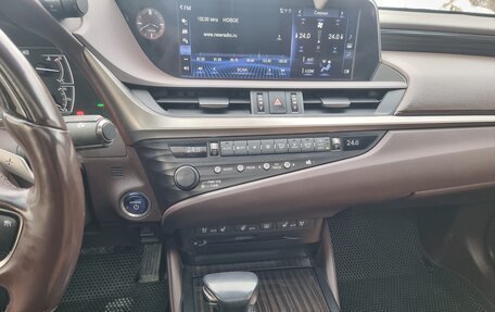 Lexus ES VII, 2020 год, 3 500 000 рублей, 24 фотография