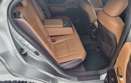 Lexus ES VII, 2020 год, 3 500 000 рублей, 17 фотография