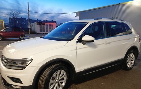 Volkswagen Tiguan II, 2017 год, 2 850 000 рублей, 4 фотография