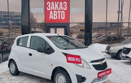 Chevrolet Spark III, 2011 год, 470 000 рублей, 2 фотография