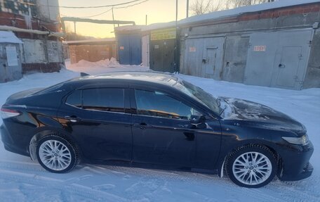 Toyota Camry, 2019 год, 2 700 000 рублей, 3 фотография