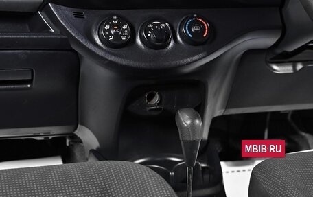 Toyota Vitz, 2014 год, 599 000 рублей, 10 фотография