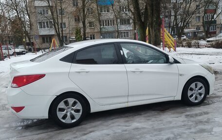 Hyundai Solaris II рестайлинг, 2015 год, 620 000 рублей, 4 фотография
