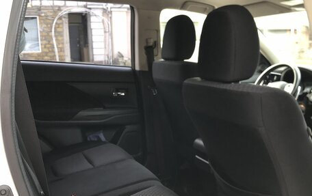 Mitsubishi Outlander III рестайлинг 3, 2012 год, 1 295 000 рублей, 3 фотография