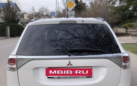 Mitsubishi Outlander III рестайлинг 3, 2012 год, 1 295 000 рублей, 13 фотография