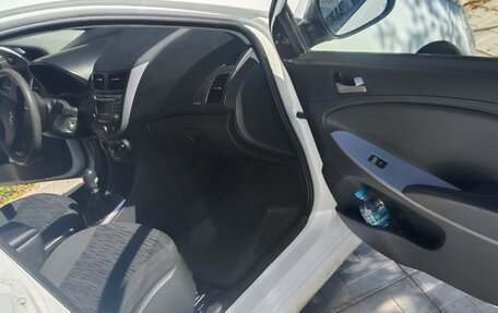 Hyundai Solaris II рестайлинг, 2016 год, 800 000 рублей, 11 фотография