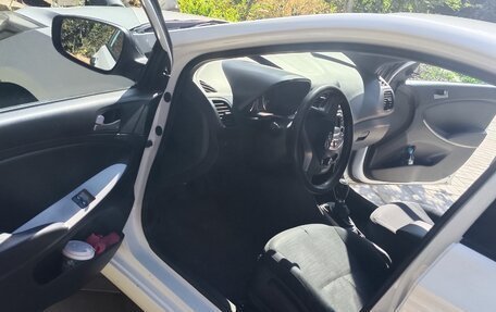 Hyundai Solaris II рестайлинг, 2016 год, 800 000 рублей, 12 фотография