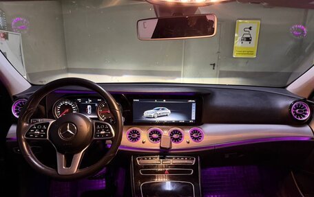 Mercedes-Benz E-Класс, 2020 год, 3 300 000 рублей, 12 фотография