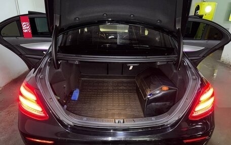 Mercedes-Benz E-Класс, 2020 год, 3 300 000 рублей, 8 фотография