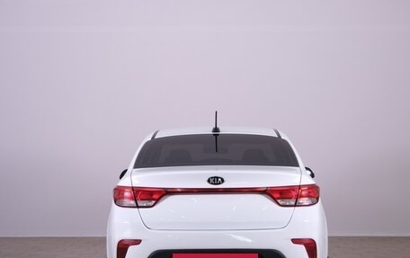 KIA Rio IV, 2018 год, 1 079 000 рублей, 5 фотография