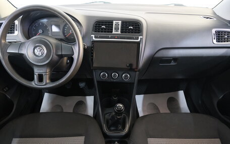 Volkswagen Polo VI (EU Market), 2011 год, 829 000 рублей, 15 фотография