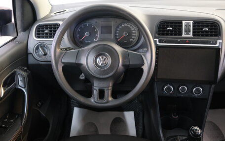 Volkswagen Polo VI (EU Market), 2011 год, 829 000 рублей, 13 фотография