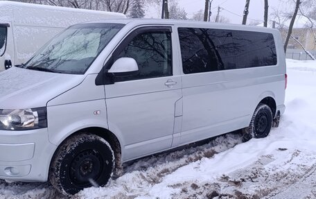 Volkswagen Caravelle T5, 2014 год, 2 050 000 рублей, 3 фотография
