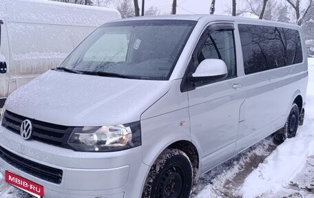 Volkswagen Caravelle T5, 2014 год, 2 050 000 рублей, 2 фотография