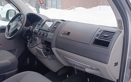 Volkswagen Caravelle T5, 2014 год, 2 050 000 рублей, 12 фотография