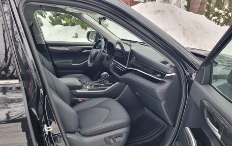 Toyota Highlander, 2025 год, 5 290 000 рублей, 21 фотография