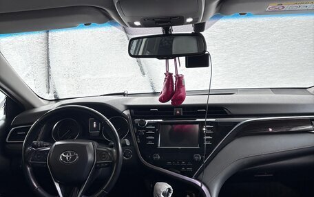 Toyota Camry, 2021 год, 2 950 000 рублей, 4 фотография