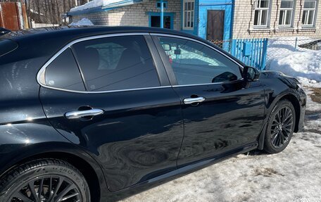 Toyota Camry, 2021 год, 2 950 000 рублей, 16 фотография