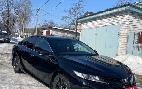 Toyota Camry, 2021 год, 2 950 000 рублей, 10 фотография