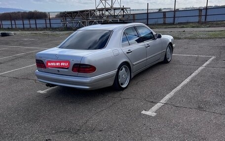 Mercedes-Benz E-Класс, 1996 год, 1 750 000 рублей, 5 фотография